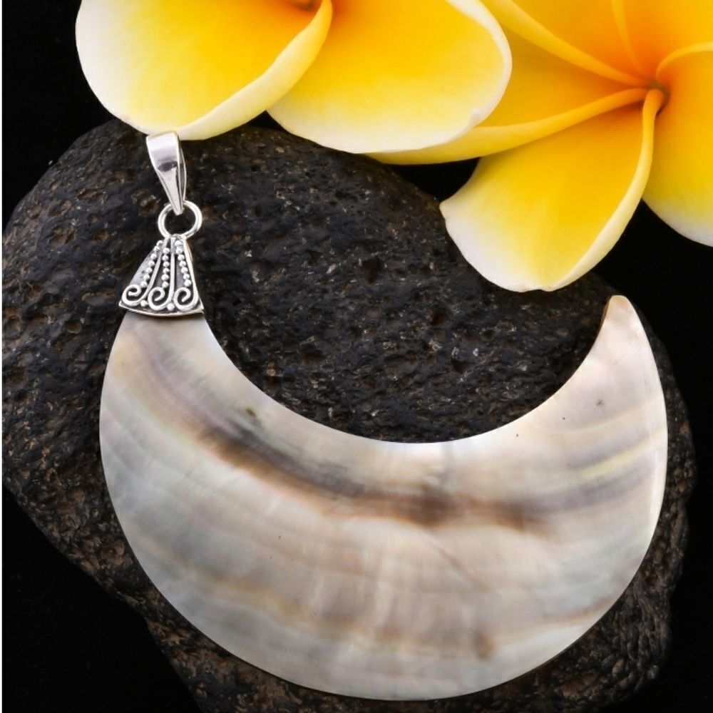 Shell Pendant‎ - Picture 9 of 15